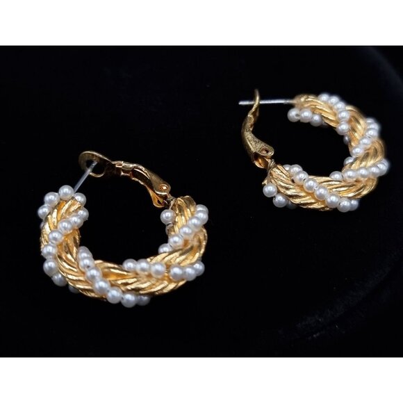 Vintage 1980s TRIFARI Gold Tone & Faux Pearl Rope Necklace & Hoop Earrings - Picture 5 of 6